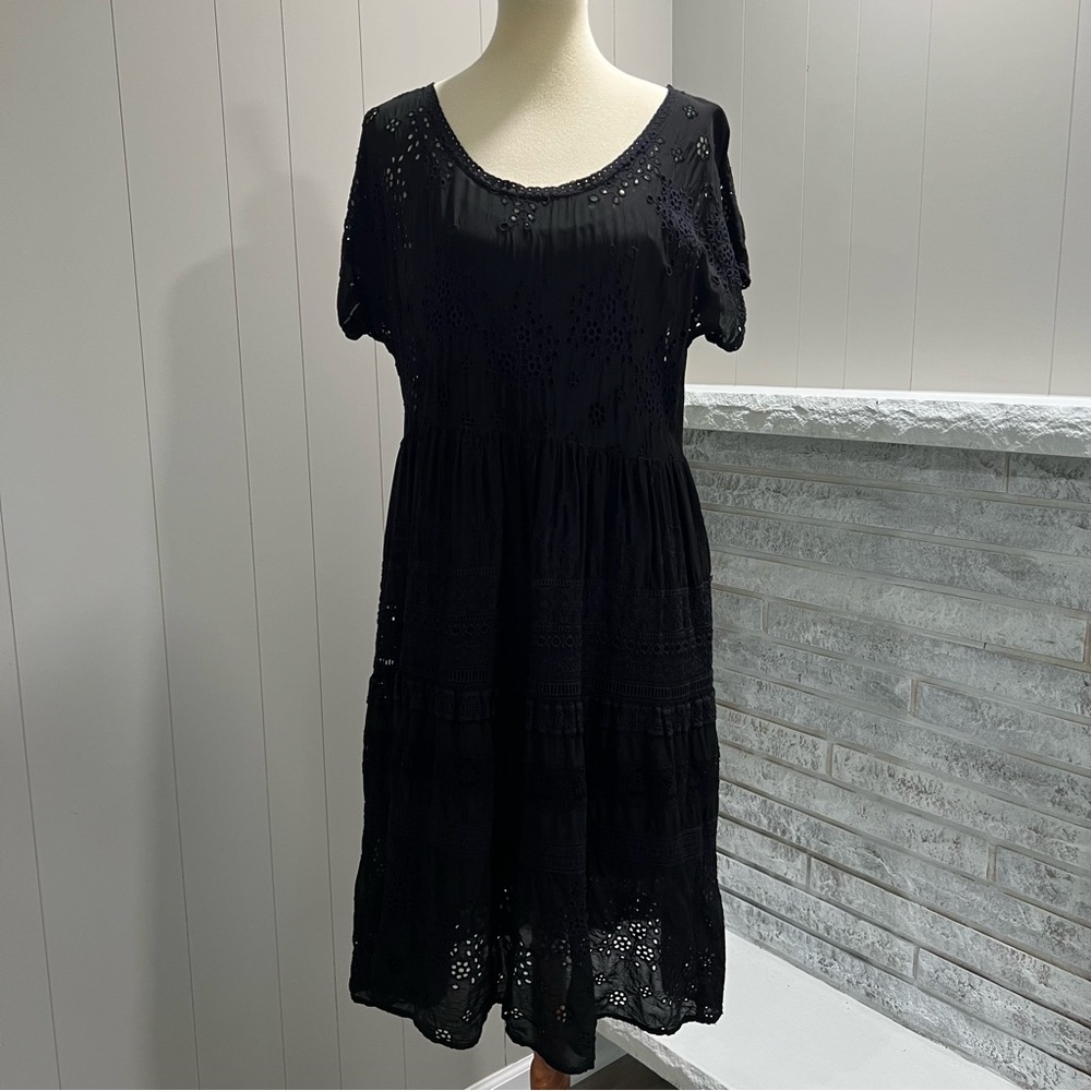 Johnny Was Black Eyelet Embroidered Scoop Neck Short Sleeve Tiered Midi Dress L